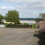 im Hintergrund die Landzunge, an dessen Ende die „Tiefe Brücke“ begann